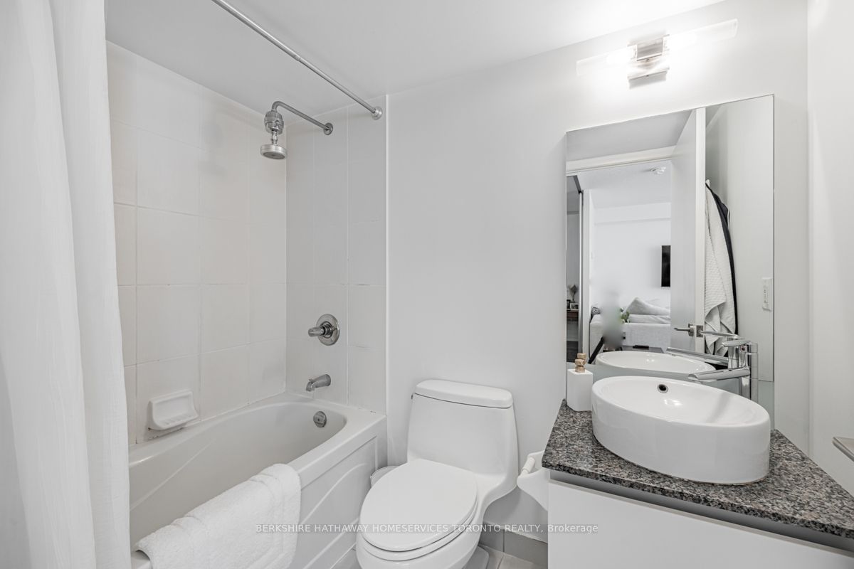 205 Frederick St, unit 305 for sale - image #19