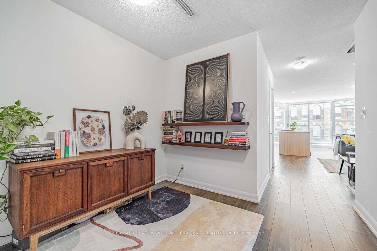 205 Frederick St, unit 305 for sale - image #4