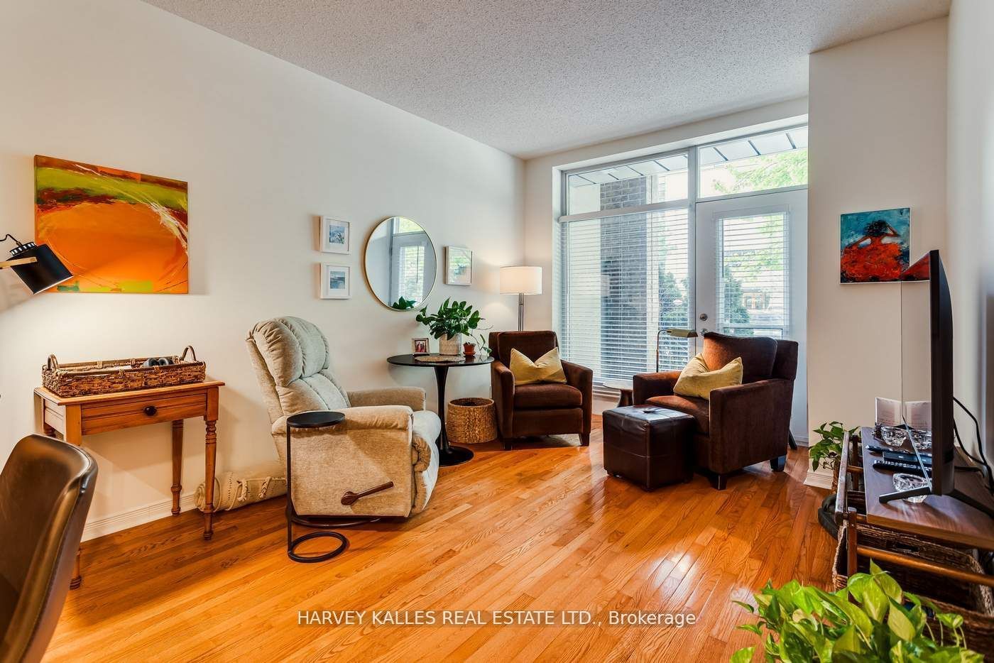 245 Davisville Ave, unit 113 for rent - image #11