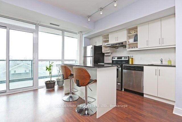 35 Brian Peck Cres, unit 526 for rent - image #7