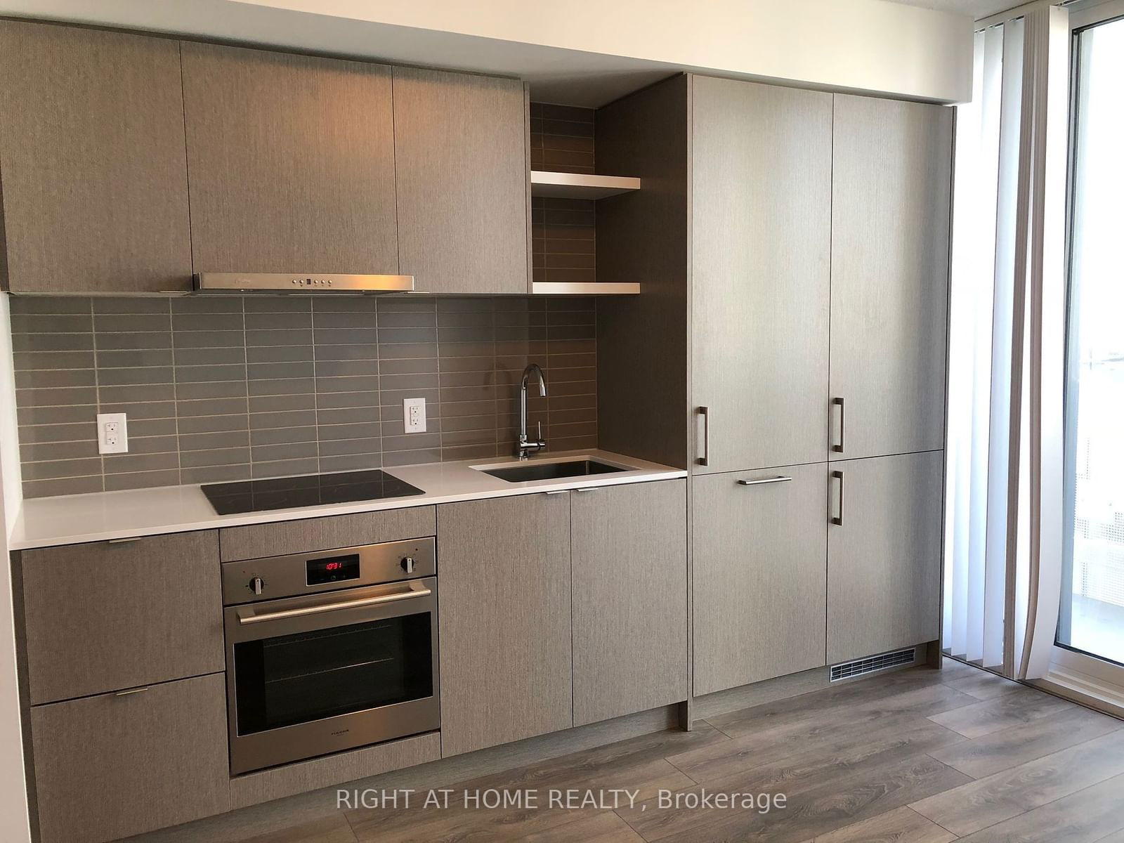 100 Harbour St, unit 3911 for rent - image #3