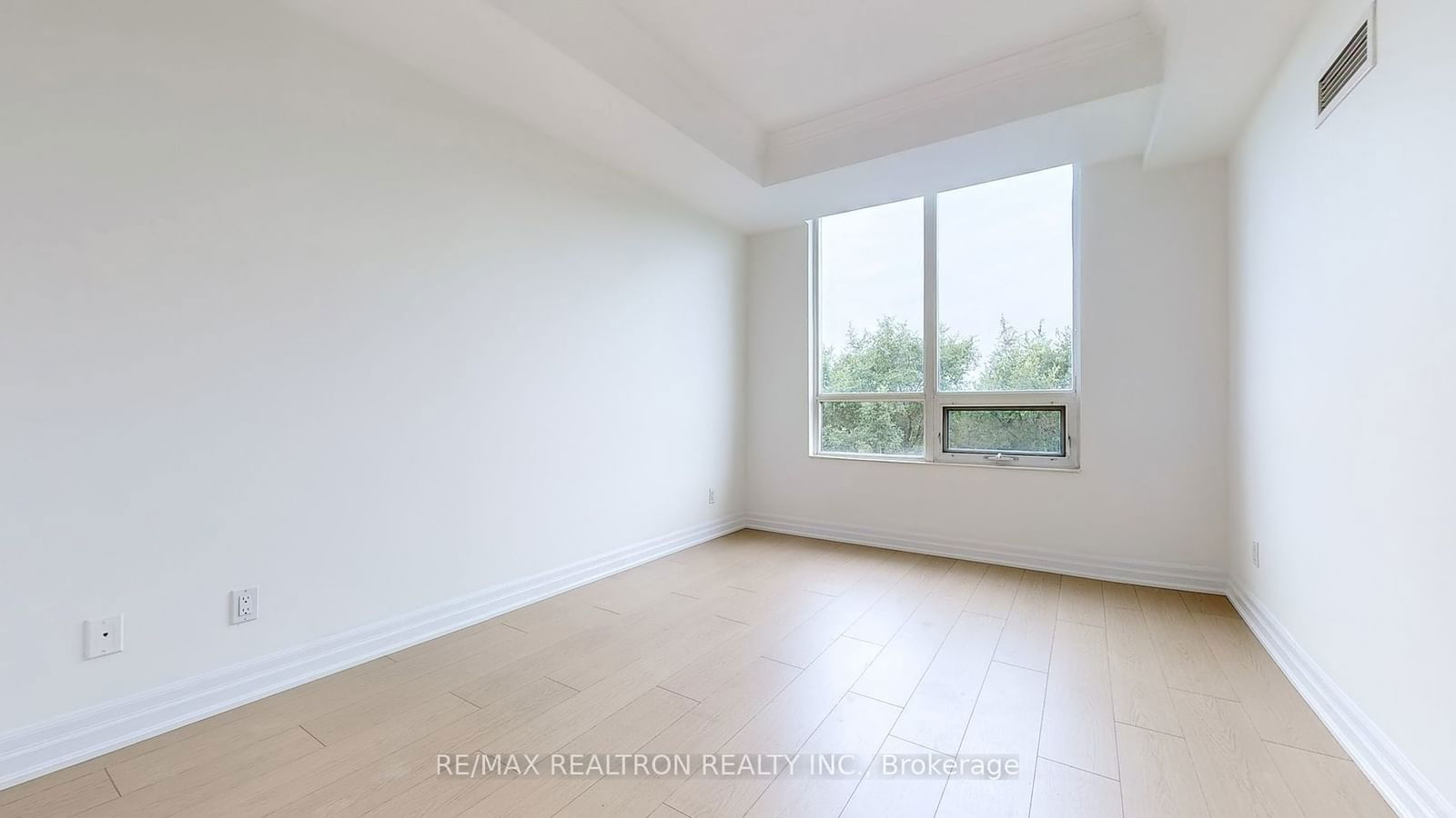 28 William Carson Cres, unit PH08 for rent - image #13