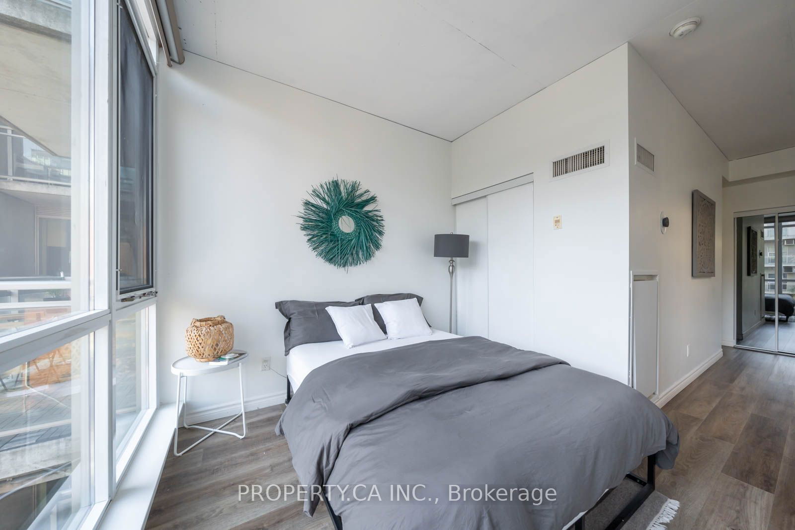 38 Niagara St, unit 511 for rent - image #10