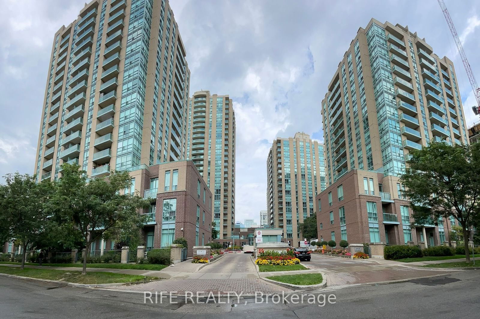 20 Olive Ave, unit 112 for rent