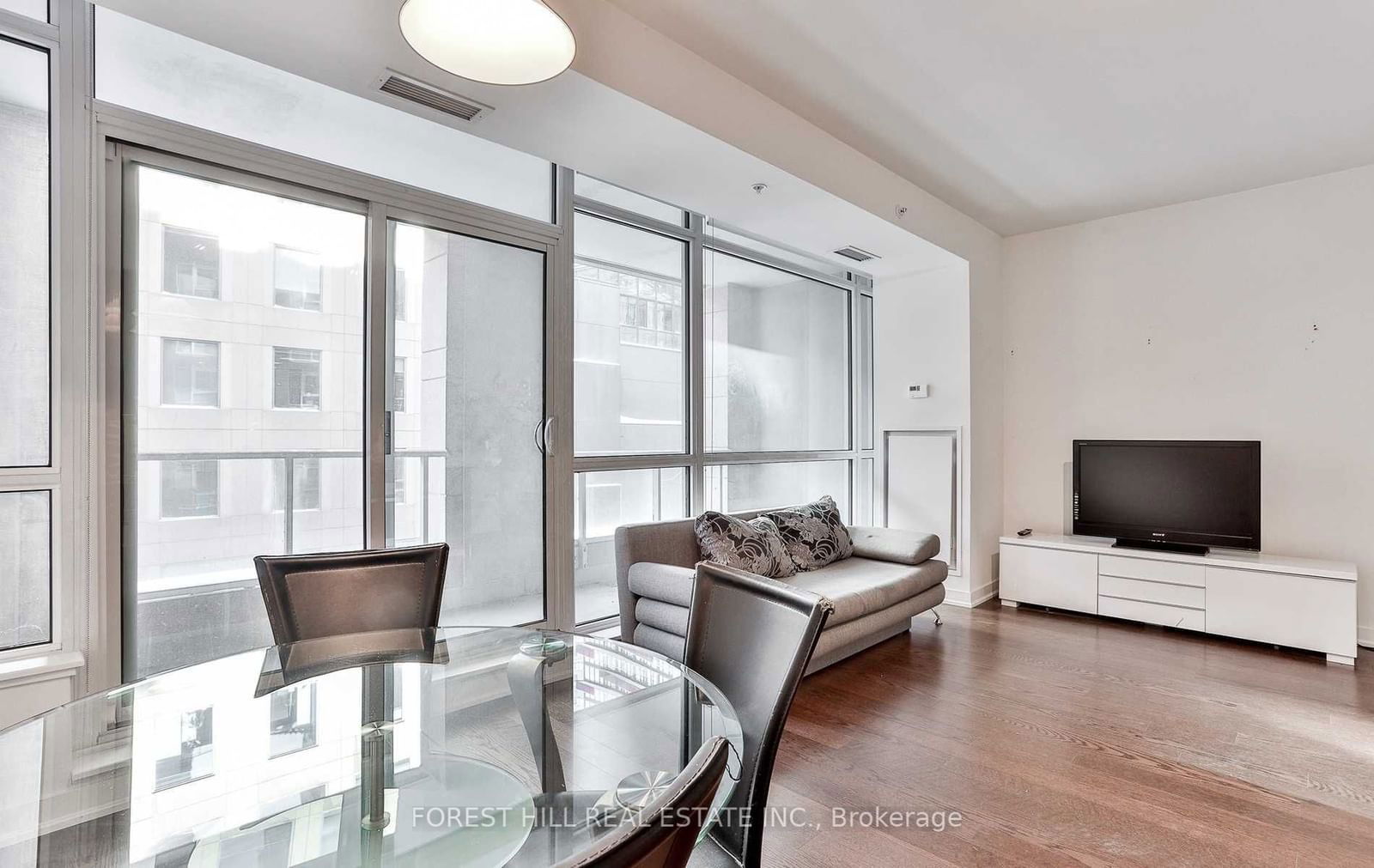 199 Richmond St W, unit 318 for rent - image #12