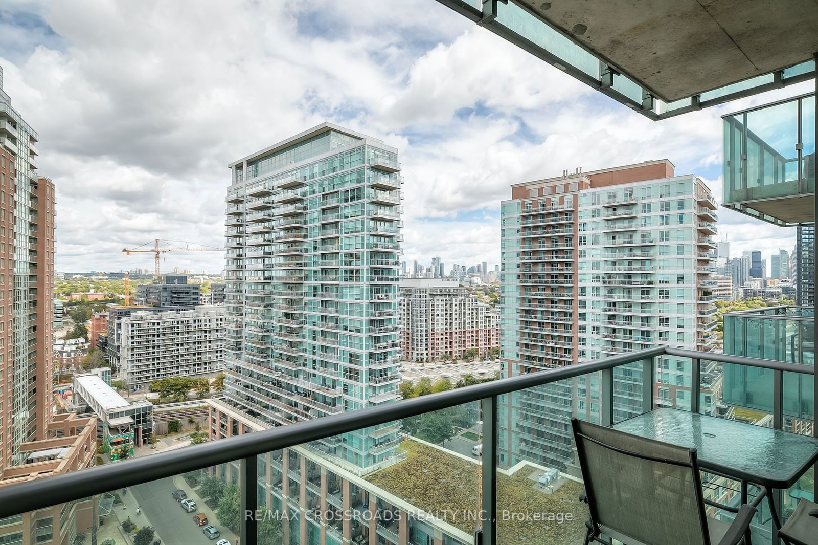 150 East Liberty St, unit 1701 for sale - image #27