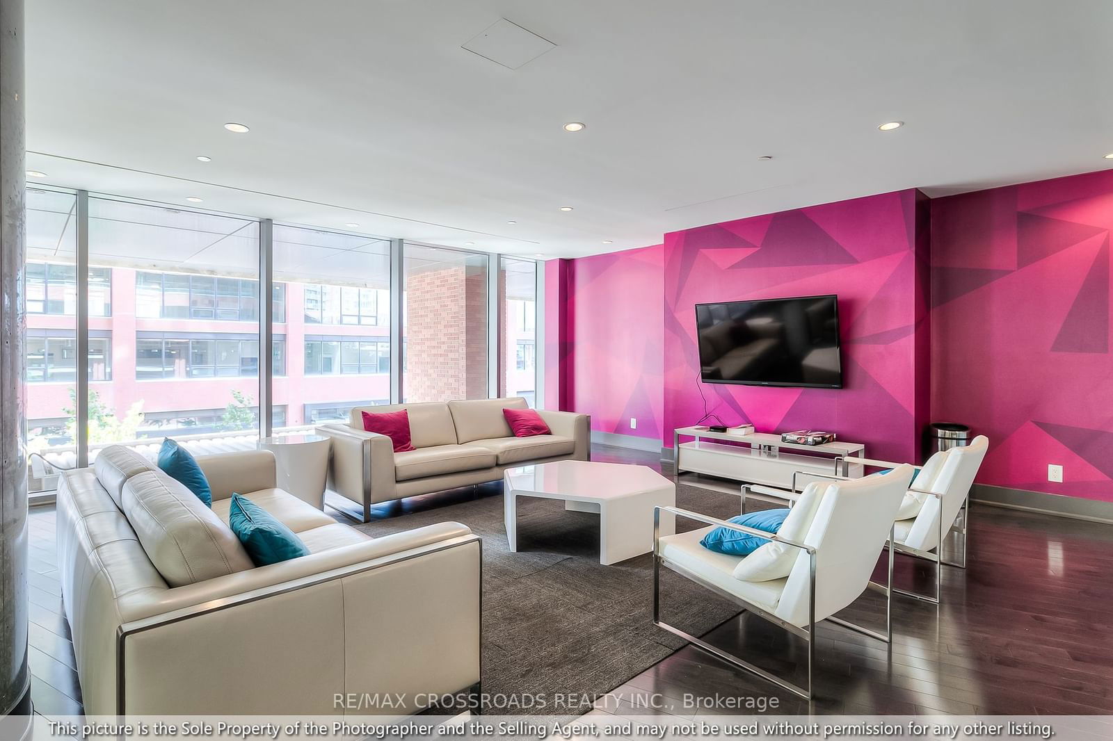 150 East Liberty St, unit 1701 for sale - image #34