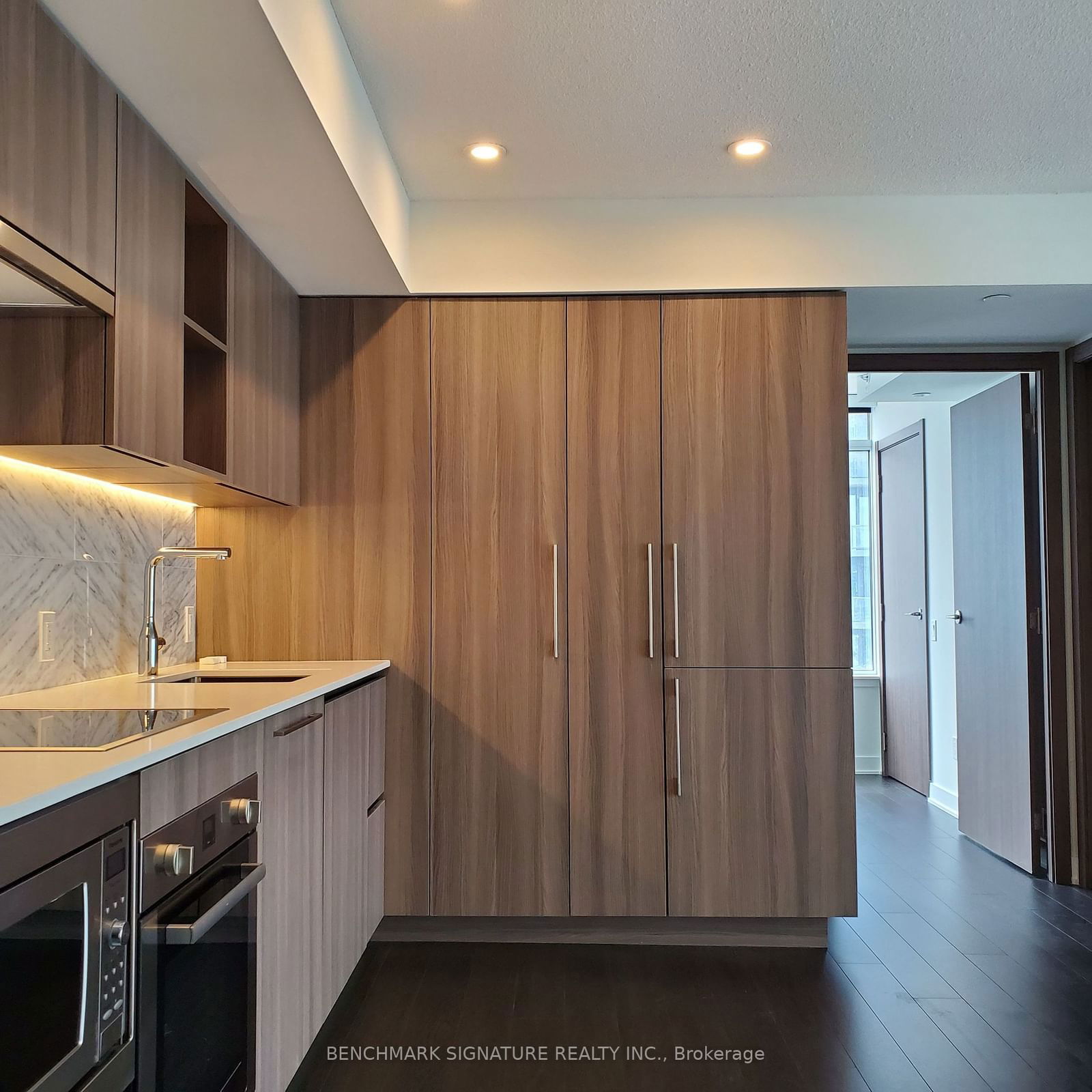 19 Bathurst St, unit 2003 for rent