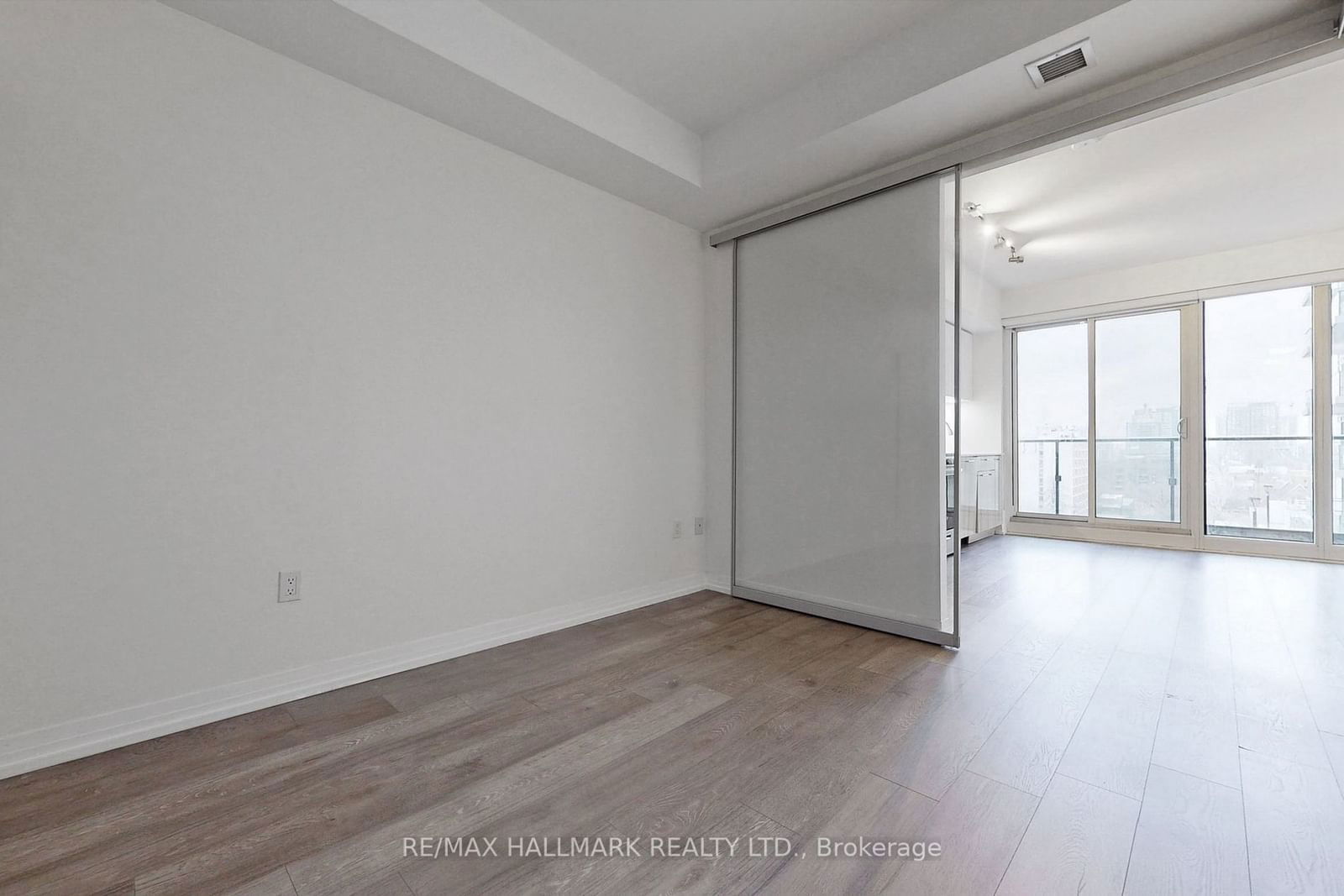 251 Jarvis St, unit 934 for rent - image #22