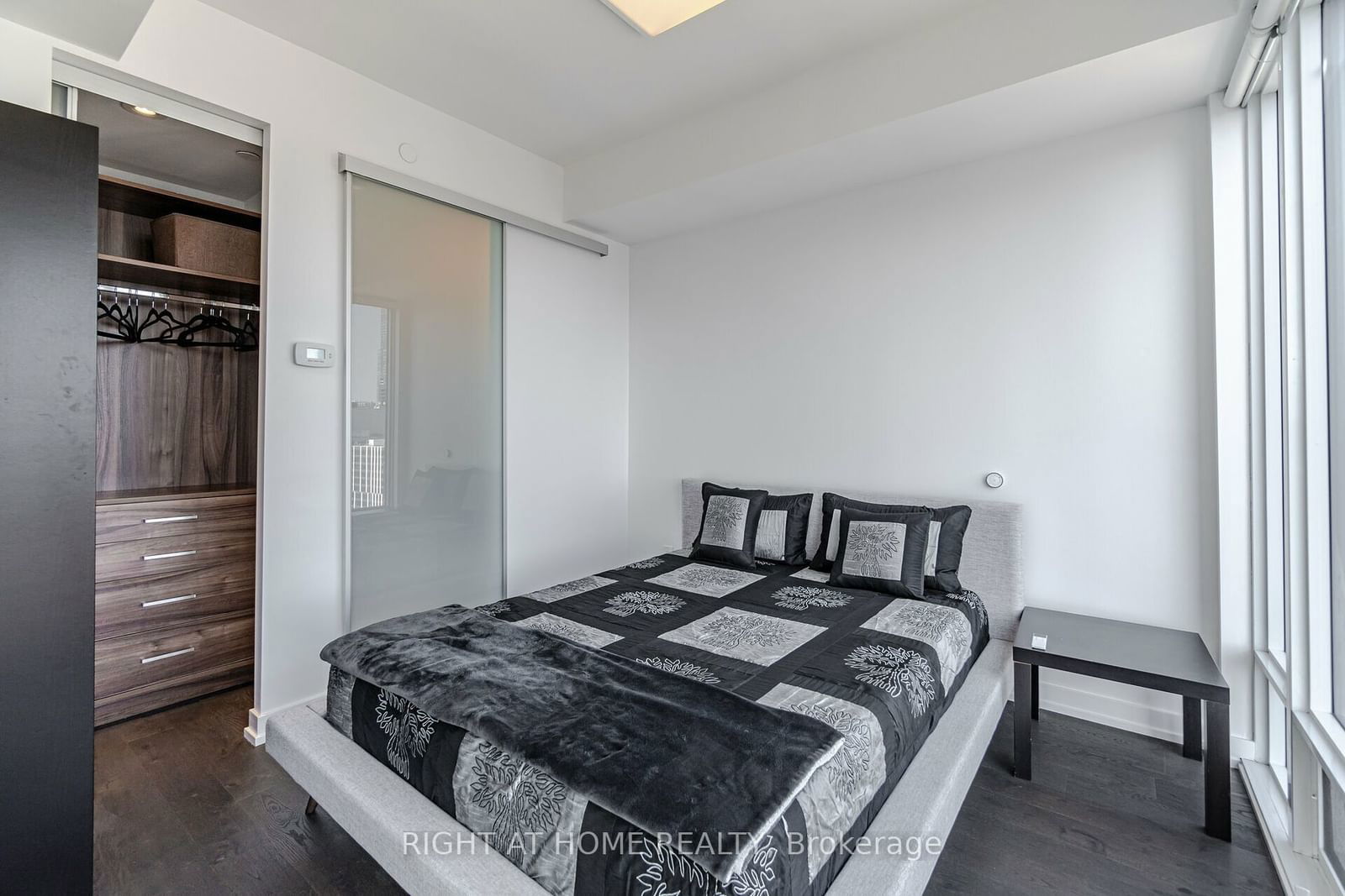 488 University Ave, unit 2507 for sale - image #15