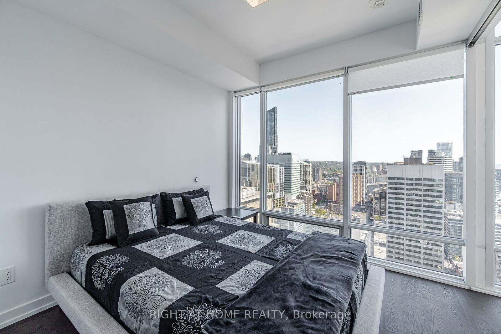 488 University Ave, unit 2507 for sale - image #16