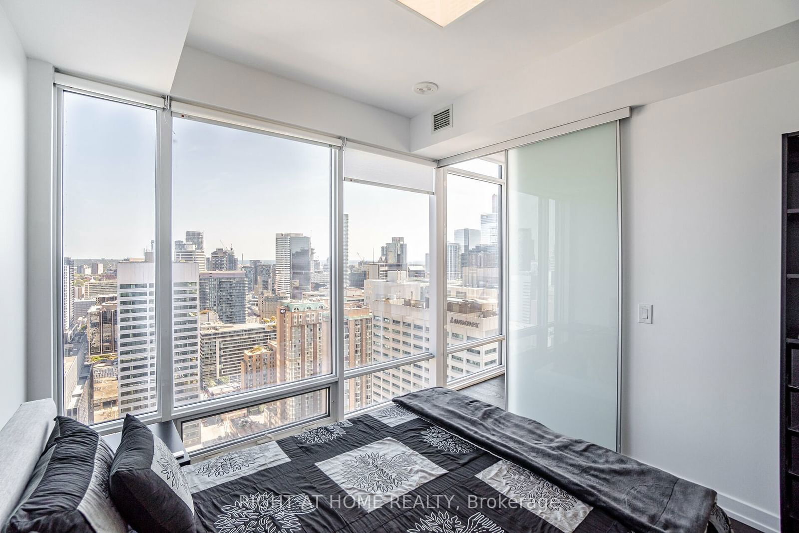 488 University Ave, unit 2507 for sale - image #17