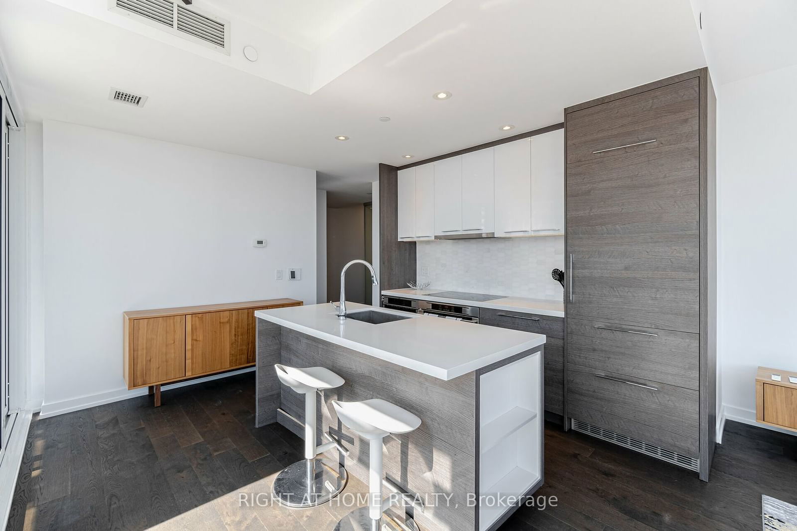 488 University Ave, unit 2507 for sale - image #6