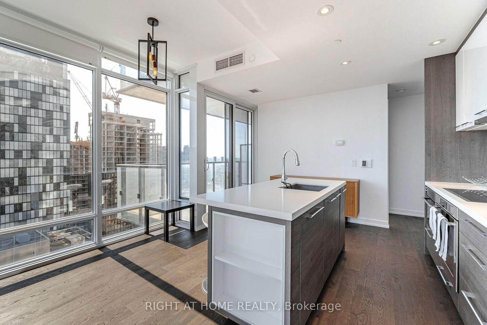 488 University Ave, unit 2507 for sale - image #8