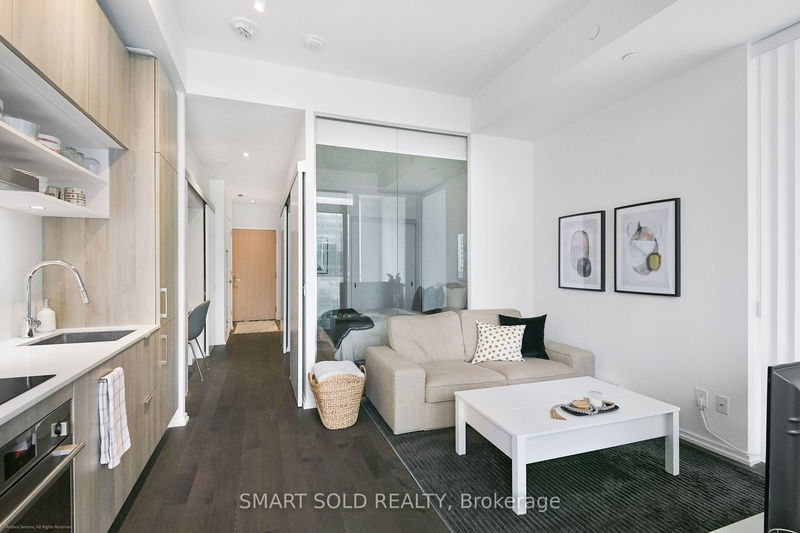 5 Soudan Ave, unit 915 for sale - image #1