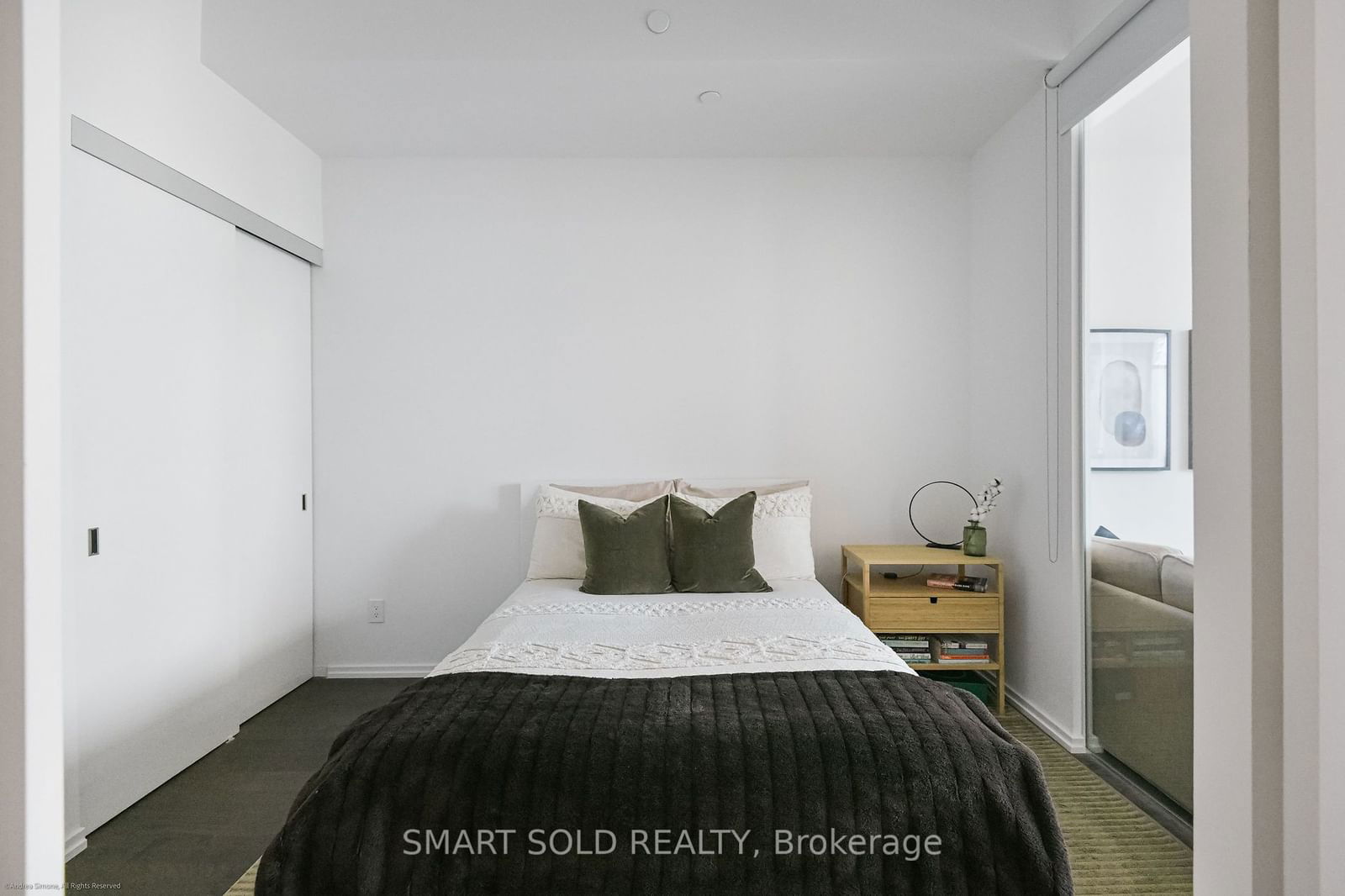 5 Soudan Ave, unit 915 for sale - image #12