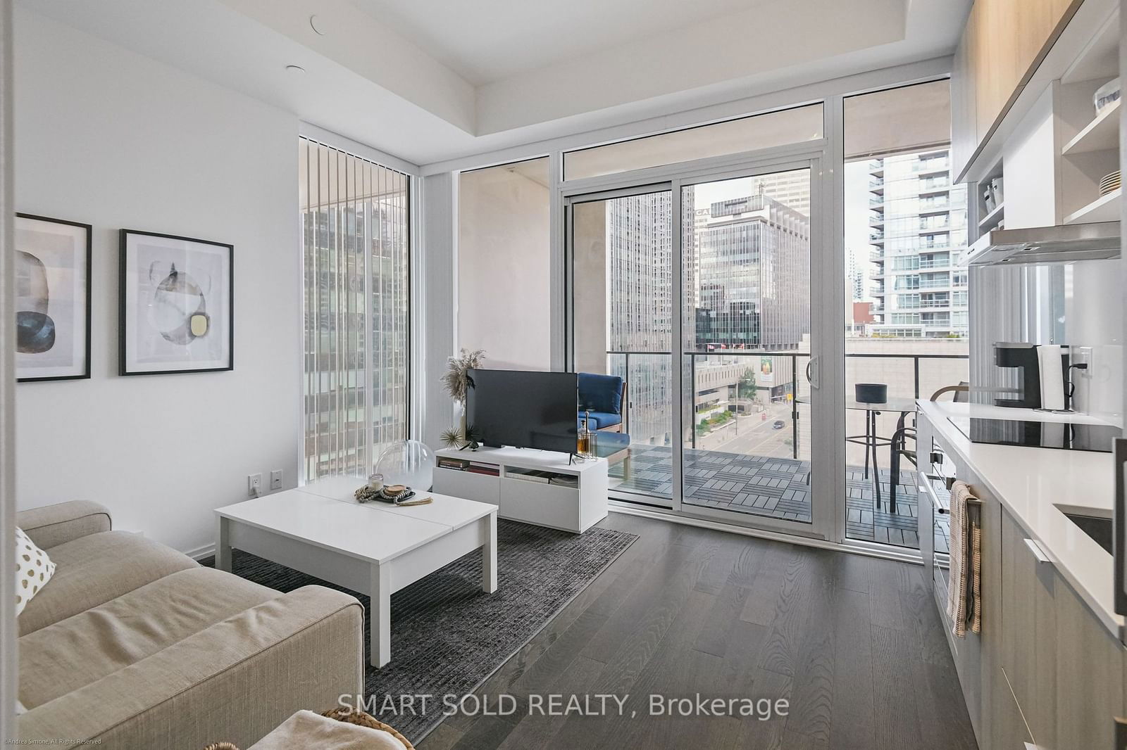 5 Soudan Ave, unit 915 for sale - image #3