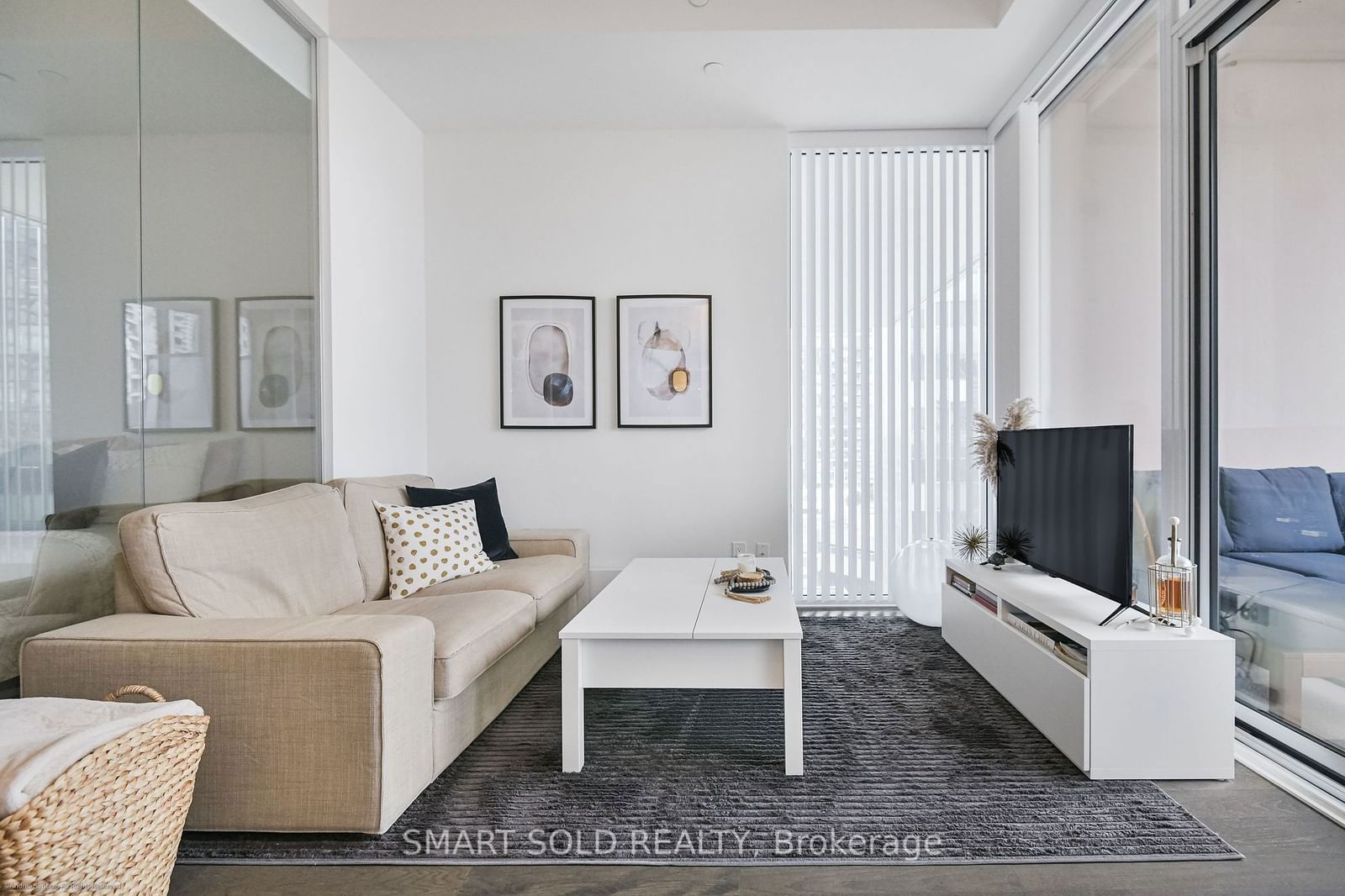 5 Soudan Ave, unit 915 for sale - image #4