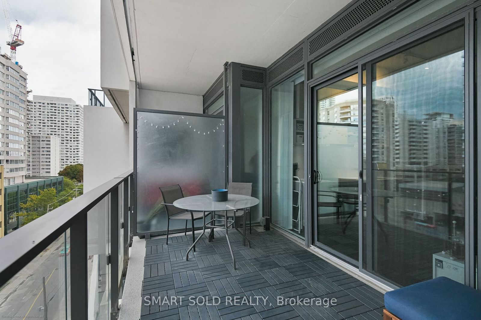 5 Soudan Ave, unit 915 for sale