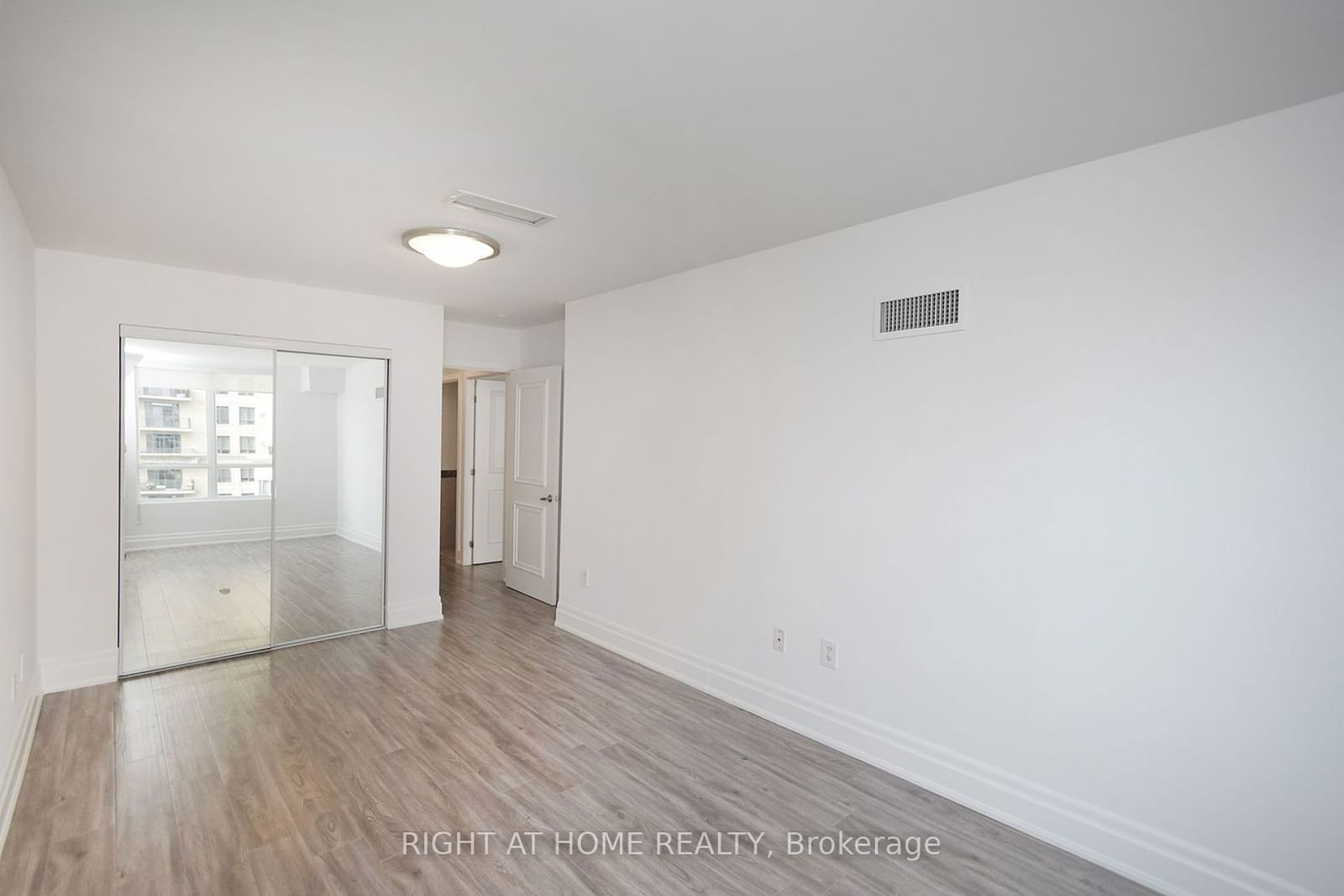 650 Sheppard Ave E, unit PH17 for sale - image #25