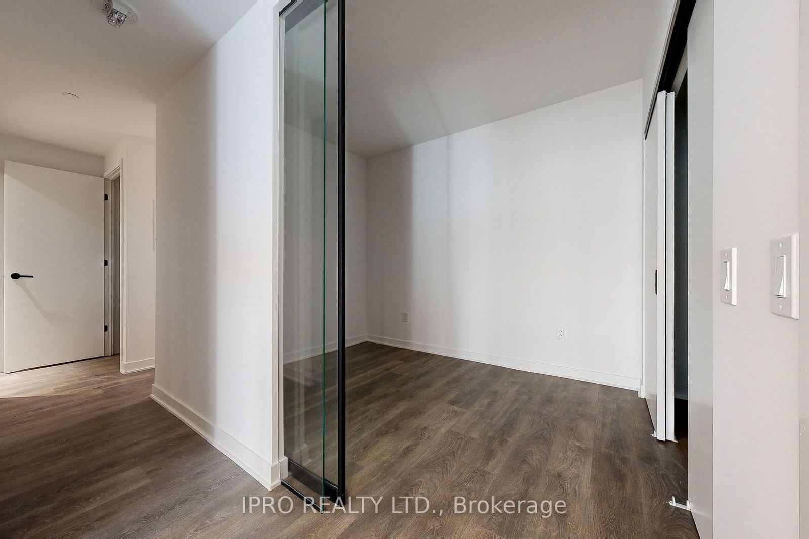 55 Charles St E, unit 821 for rent - image #21