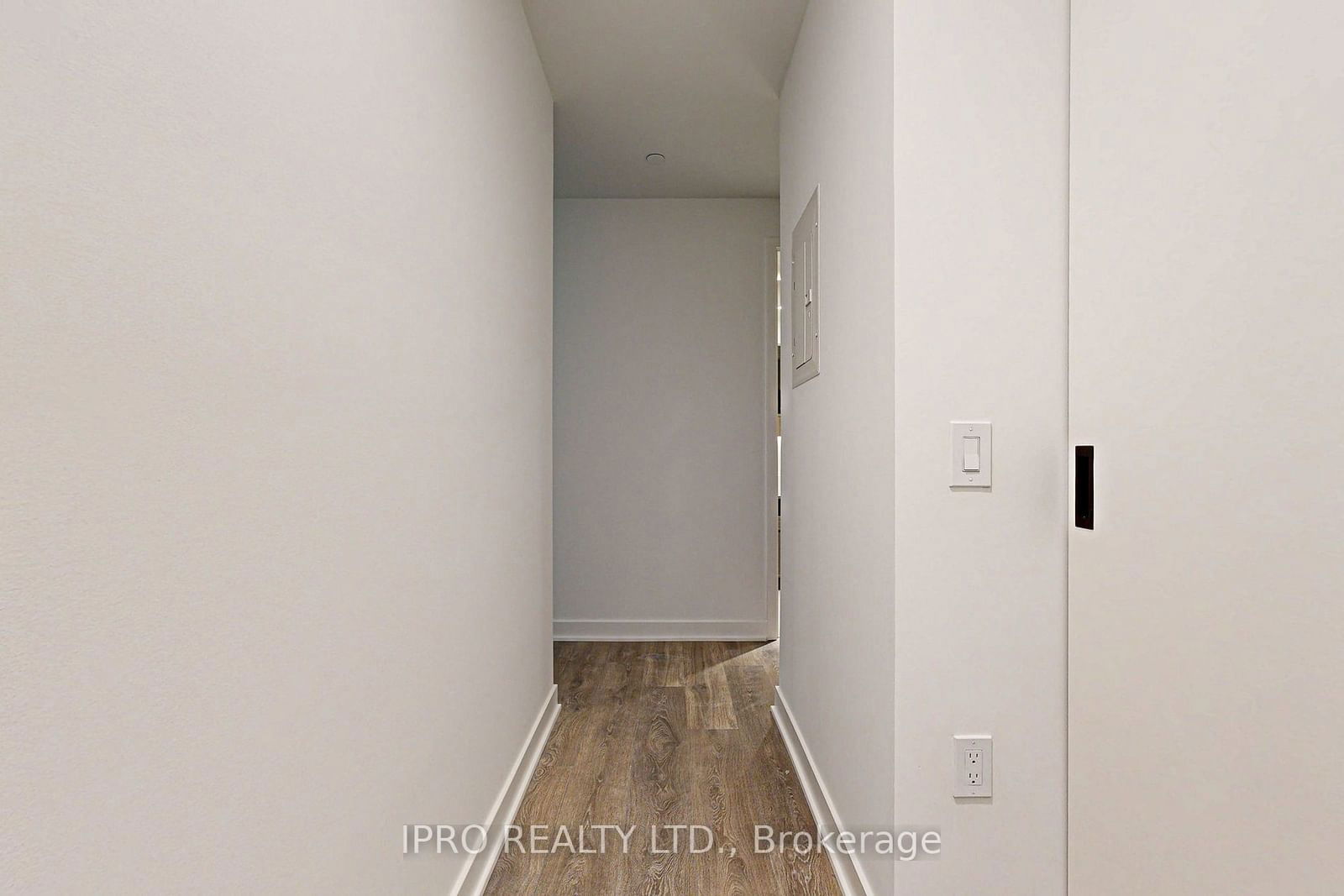 55 Charles St E, unit 821 for rent - image #6