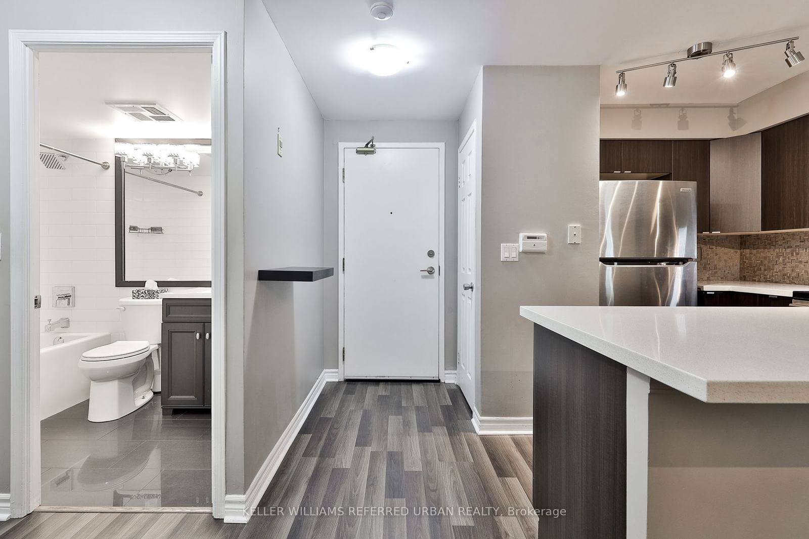 109 Front St E, unit 326 for rent - image #8