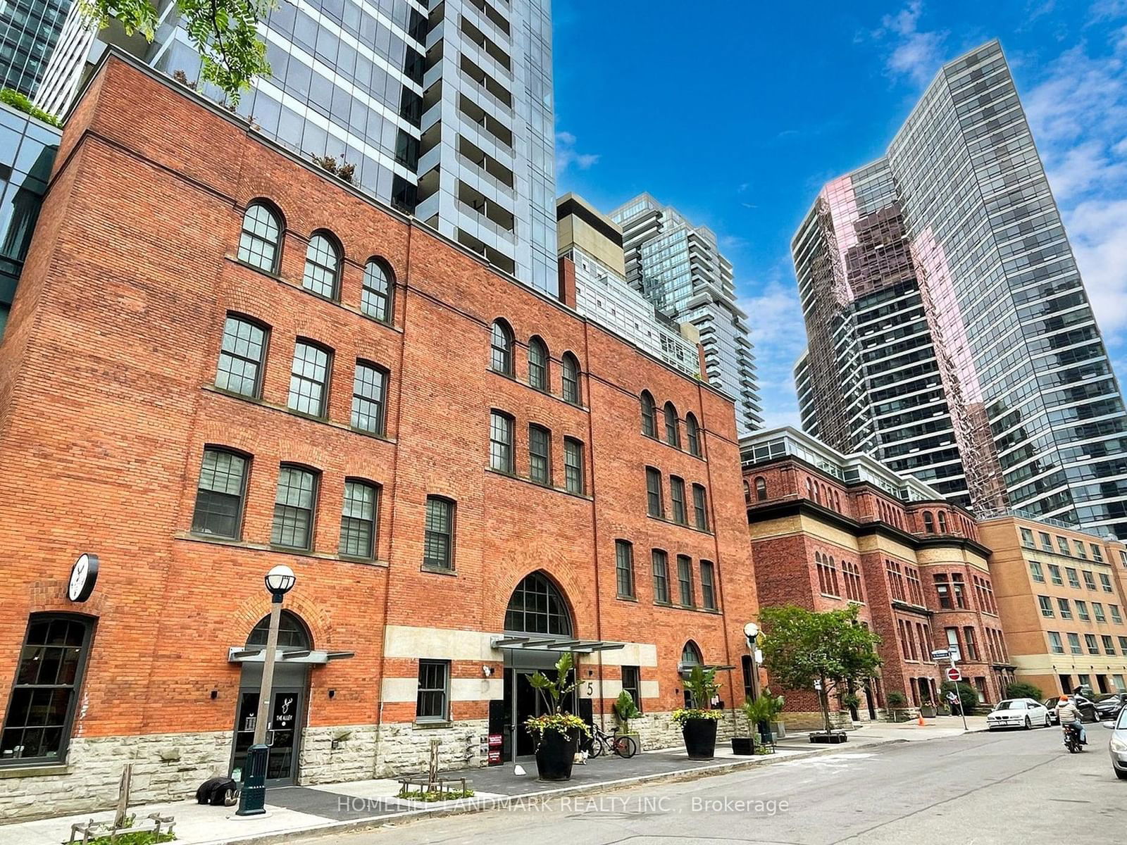 5 St Joseph St, unit 3102 for sale - image #2