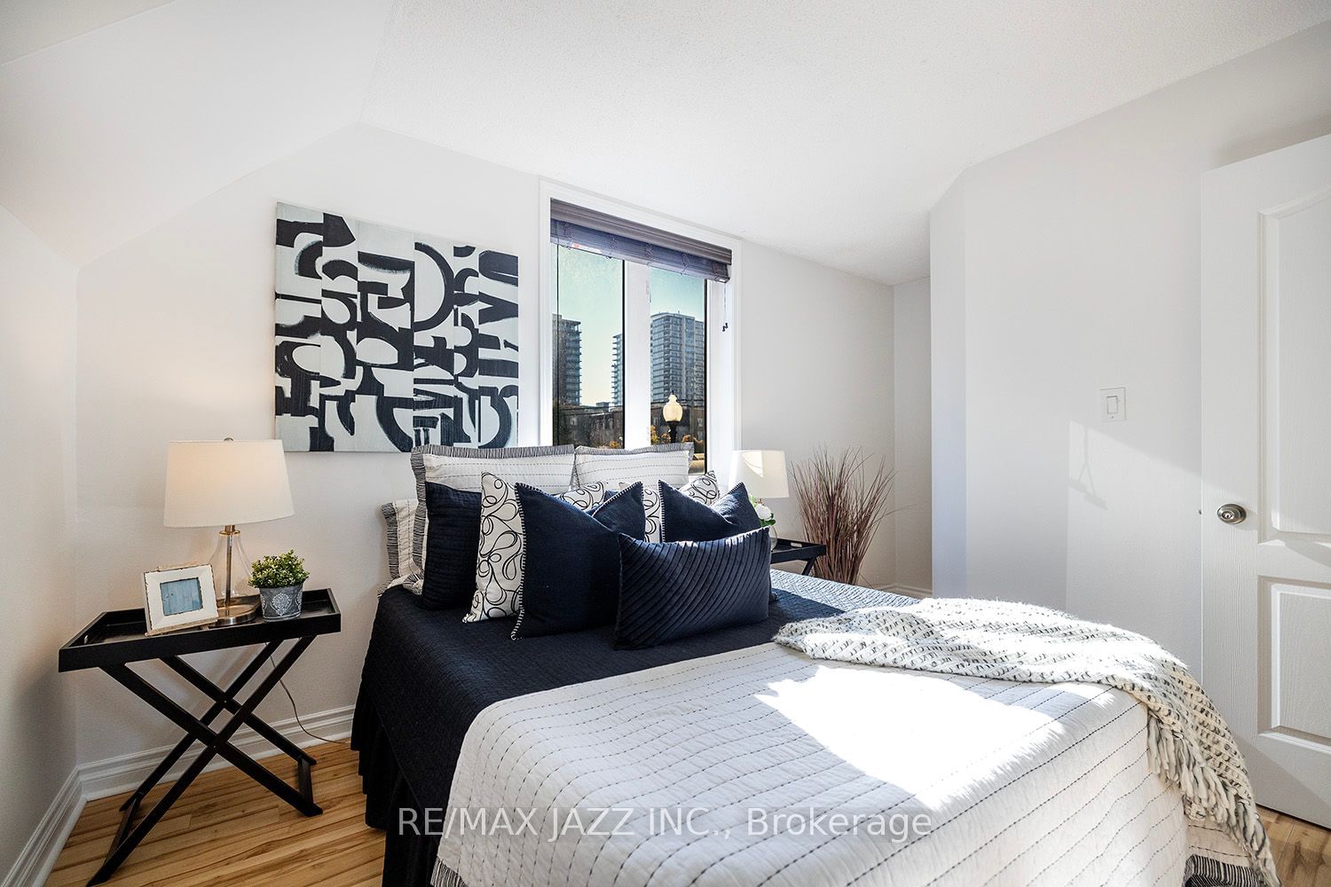 12 Douro St, unit TH426 for sale - image #25