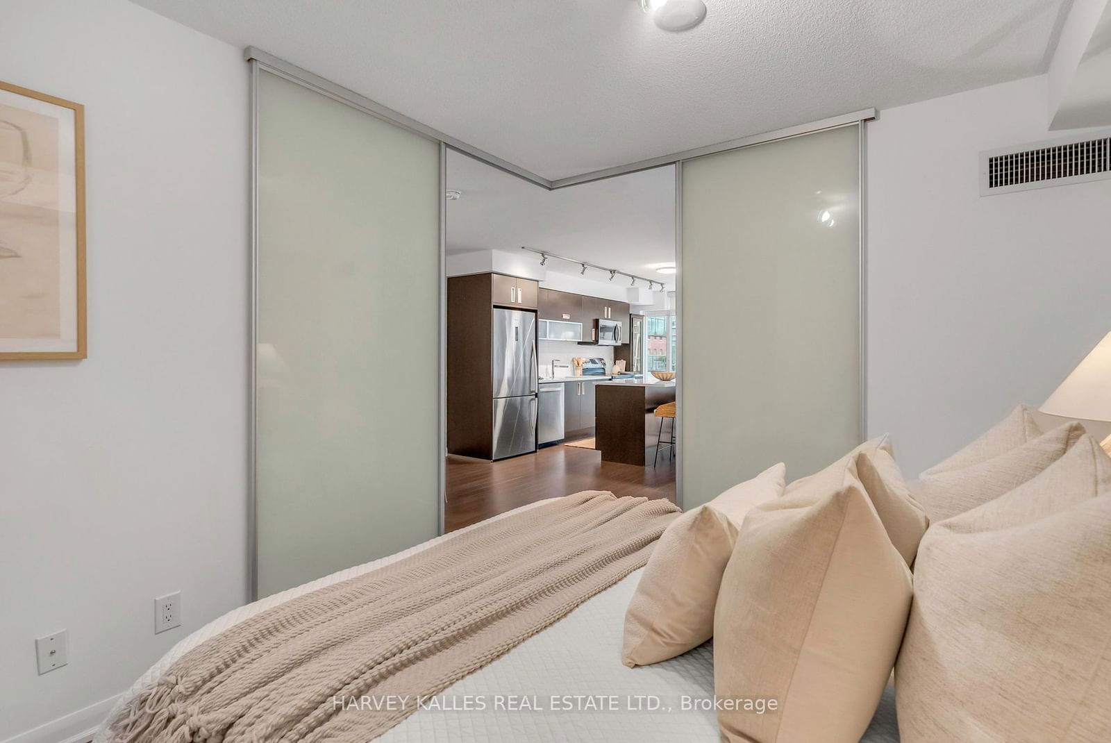 205 Frederick St, unit 511 for sale - image #21