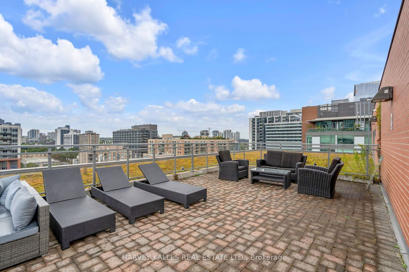 205 Frederick St, unit 511 for sale - image #37