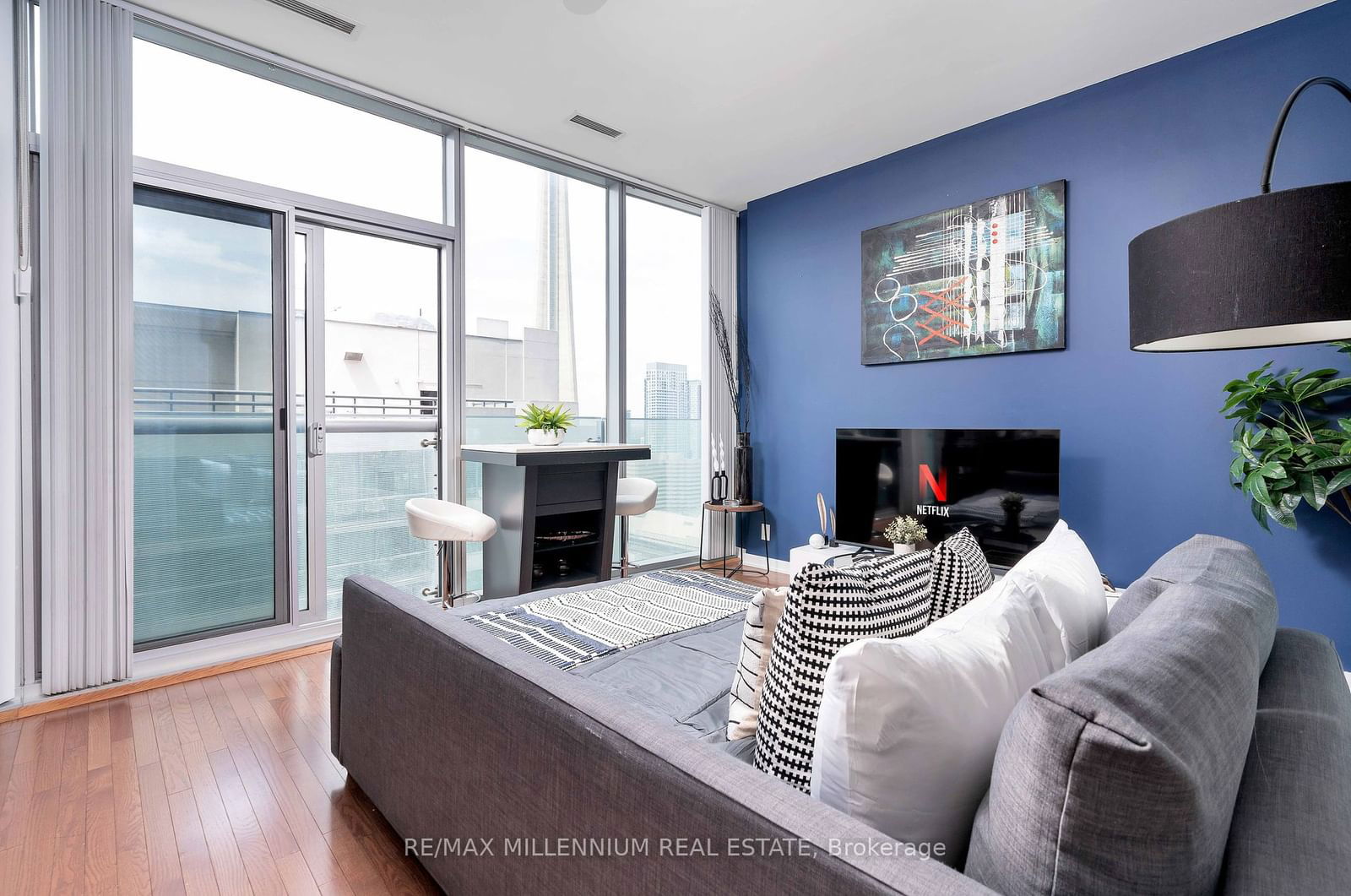 12 York St, unit 3005 for sale - image #4