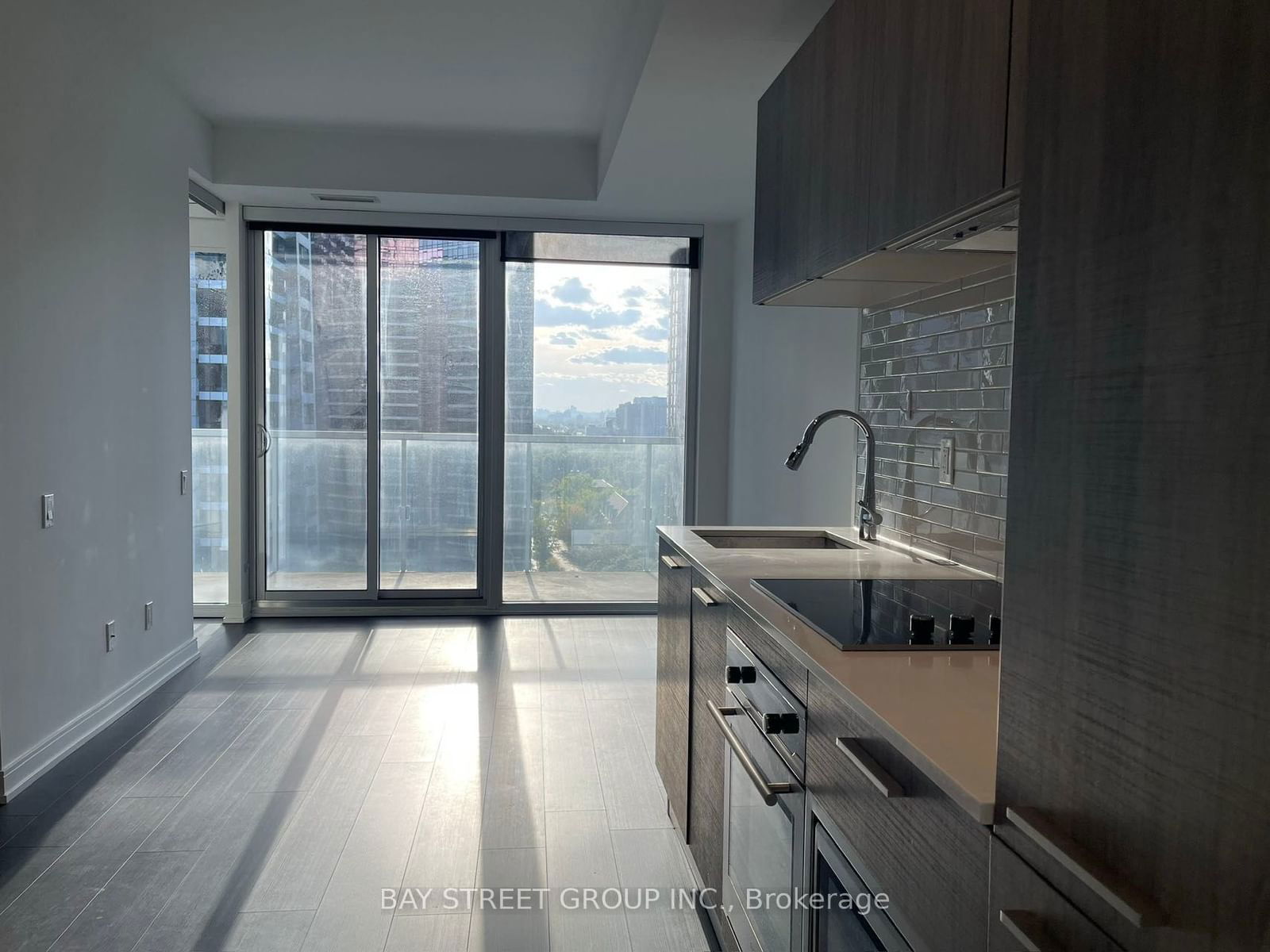 3 Gloucester St W, unit 1710 for rent