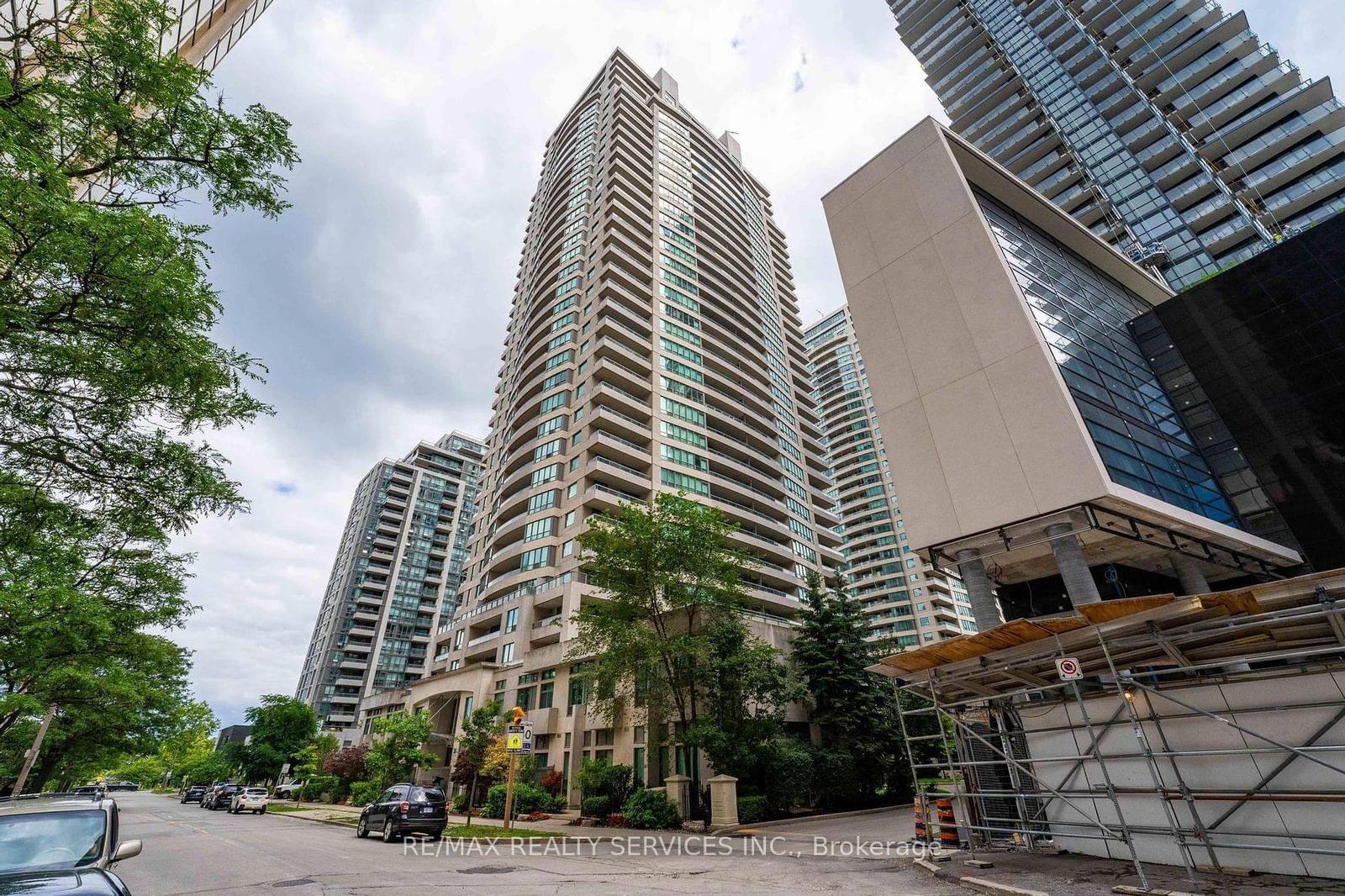 23 Hollywood Ave S, unit 2109 for sale - image #2