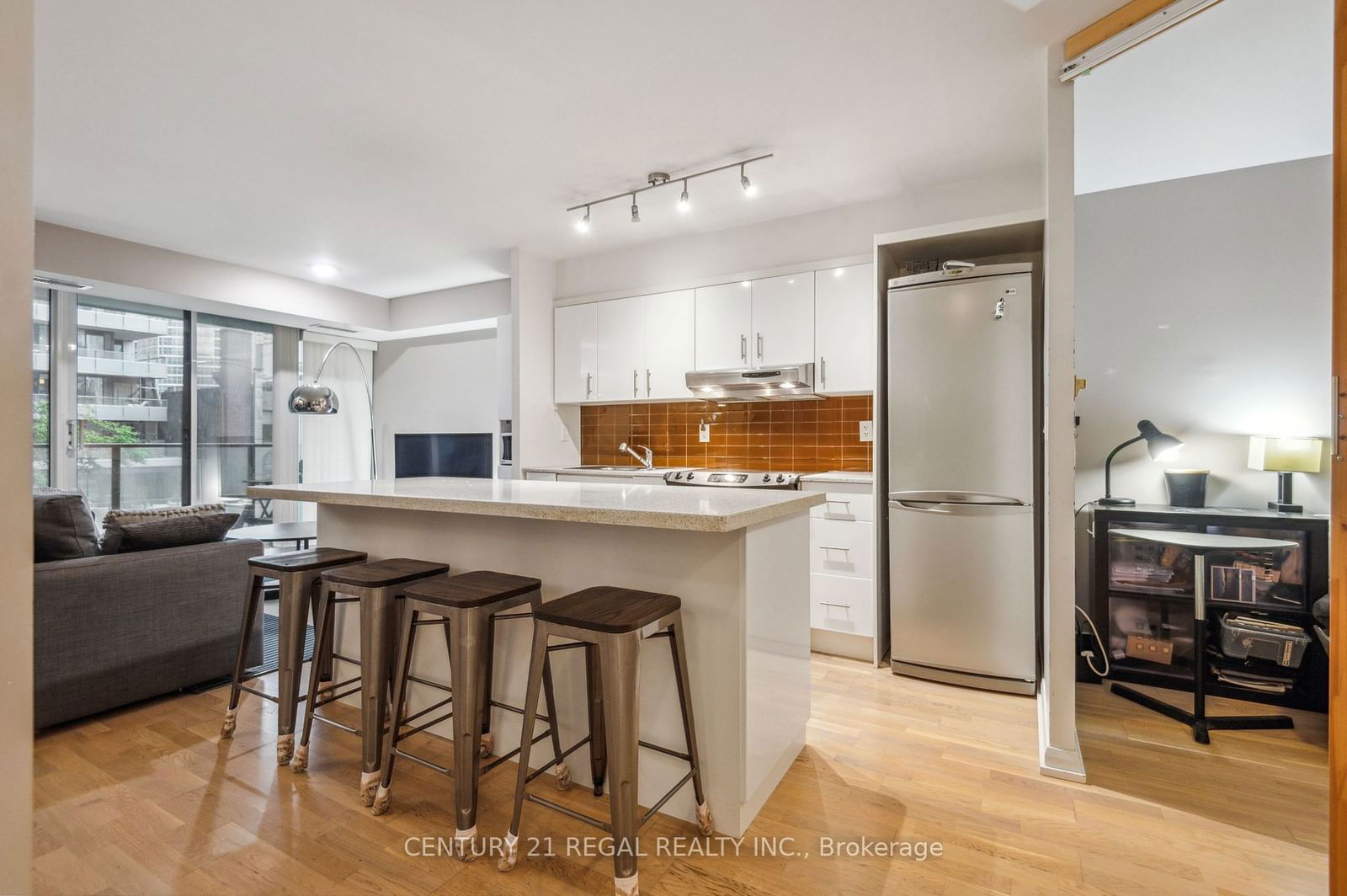 111 Elizabeth St, unit 501 for sale - image #2