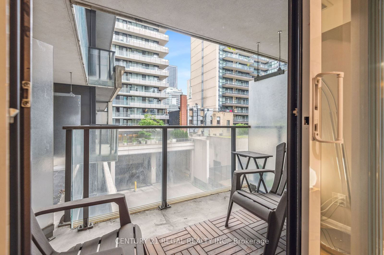 111 Elizabeth St, unit 501 for sale