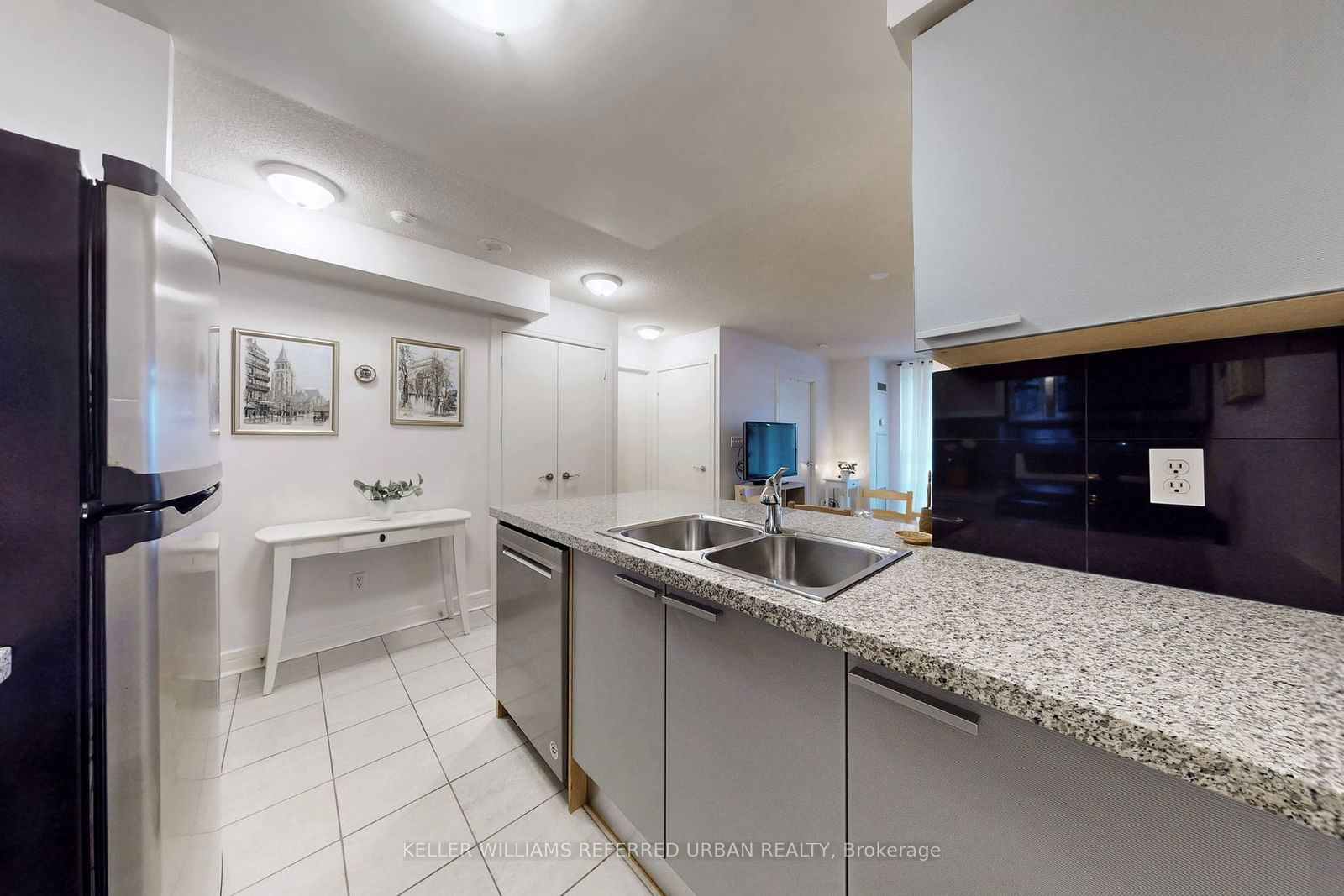 18 Harrison Garden Blvd W, unit 611 for sale - image #15