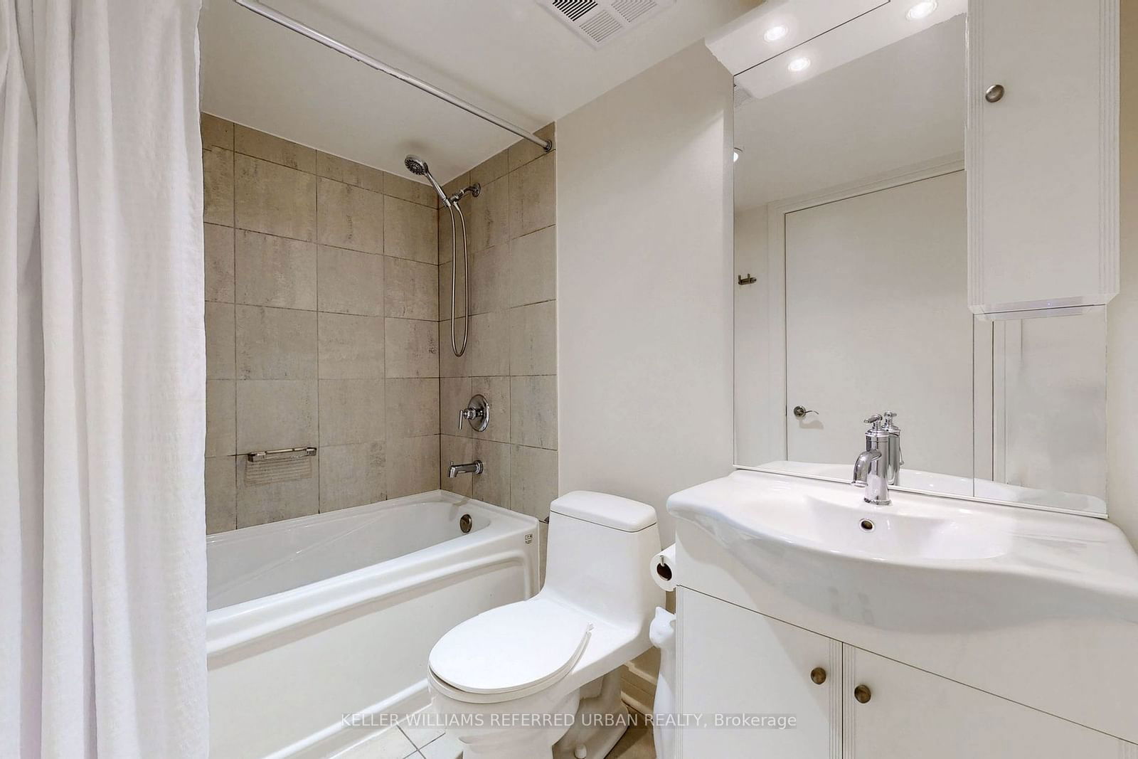 18 Harrison Garden Blvd W, unit 611 for sale - image #24