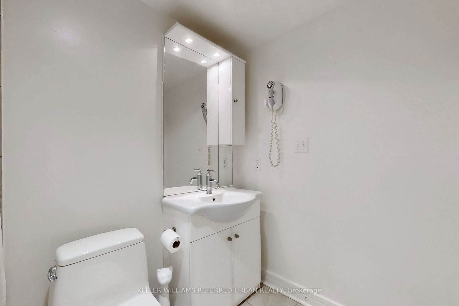 18 Harrison Garden Blvd W, unit 611 for sale - image #25