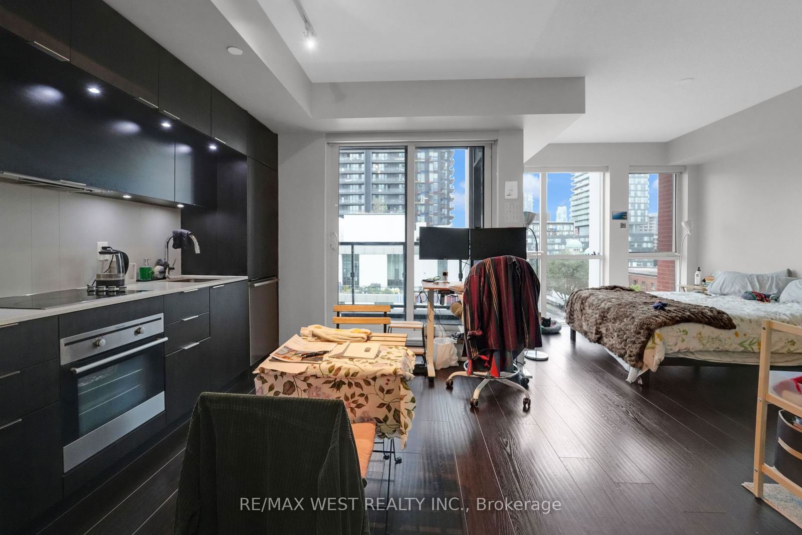 170 Sumach St, unit 614 for sale - image #3