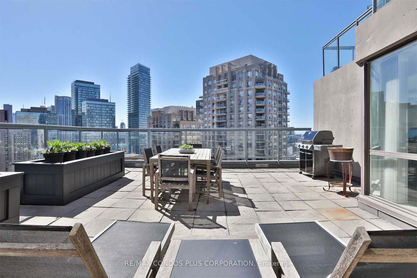 24 Wellesley St W, unit 2403 for rent - image #18