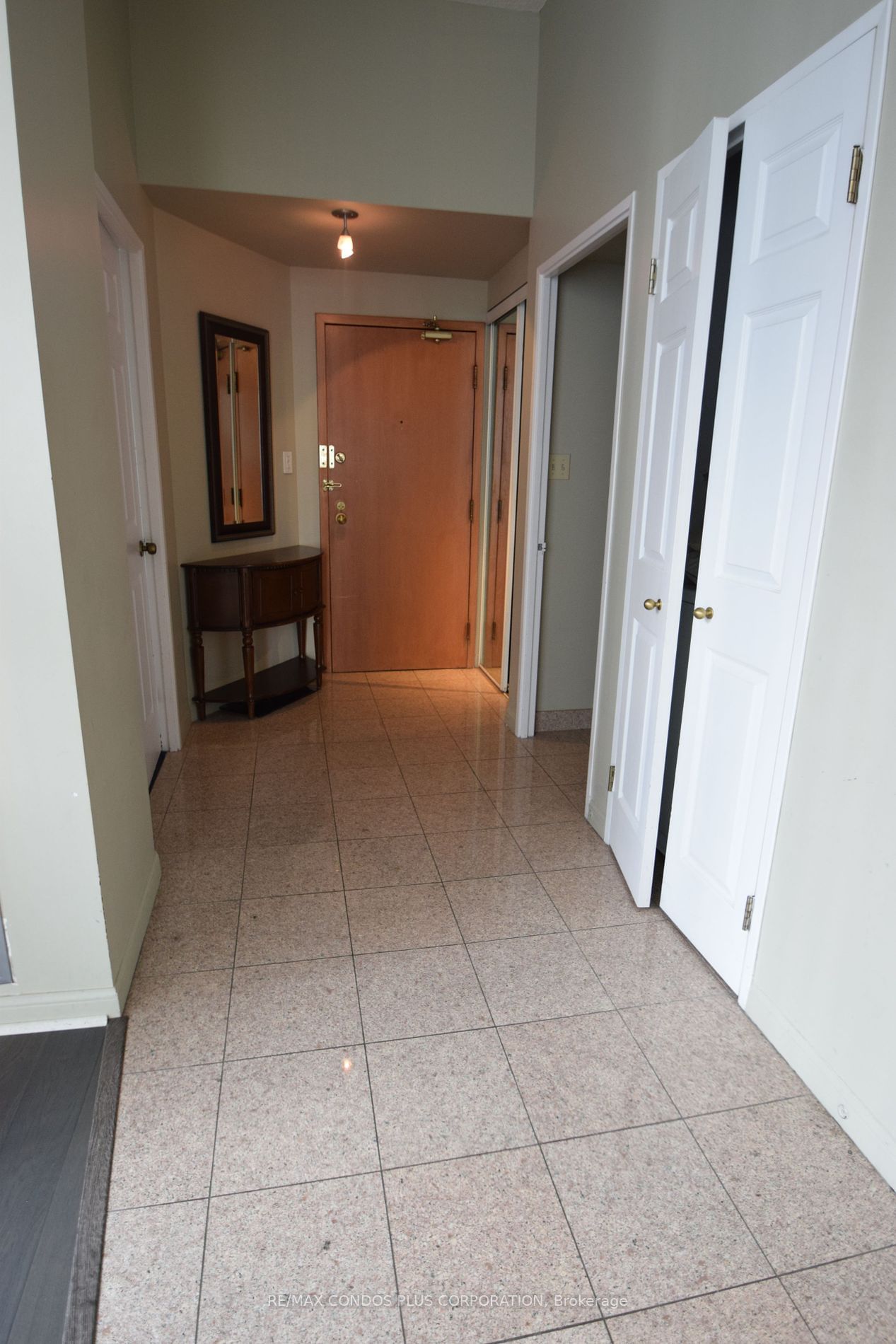 24 Wellesley St W, unit 2403 for rent