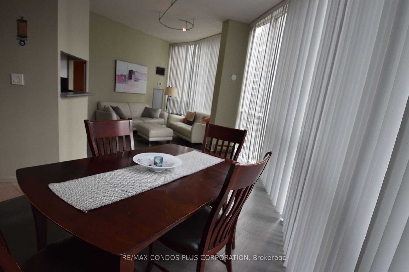 24 Wellesley St W, unit 2403 for rent - image #8