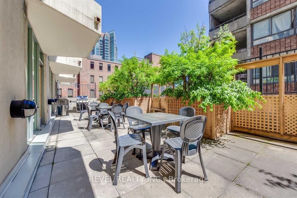 77 Lombard St N, unit 506 for sale