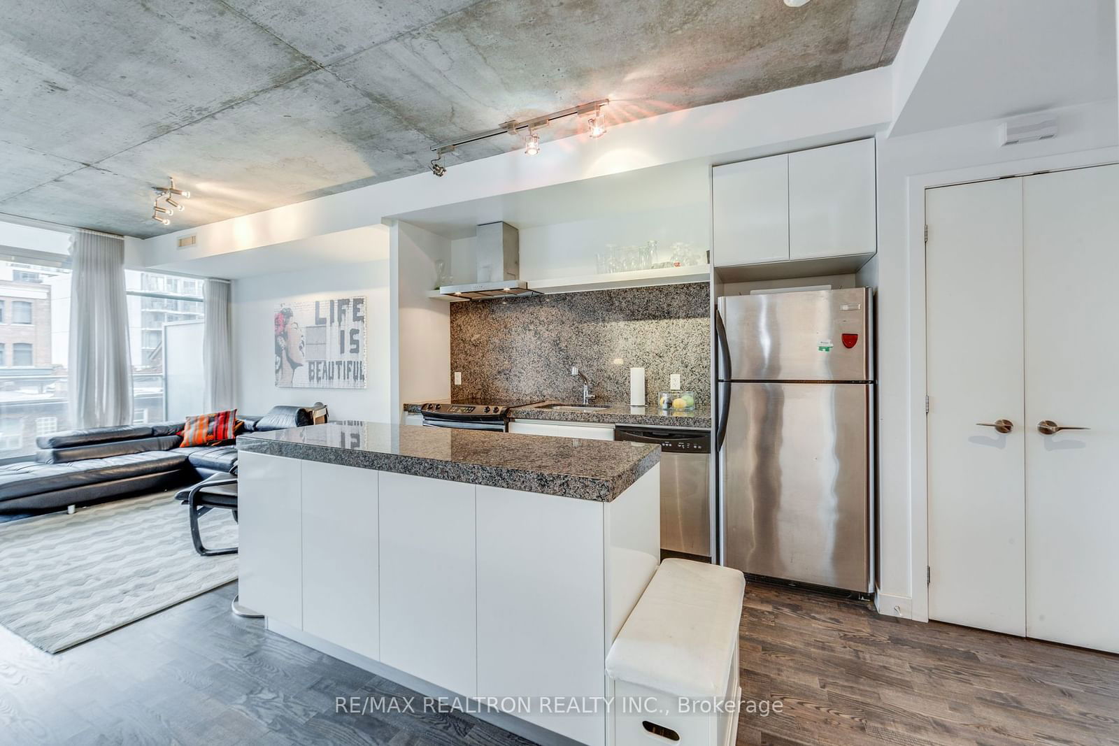 75 Portland St, unit 511 for rent - image #5