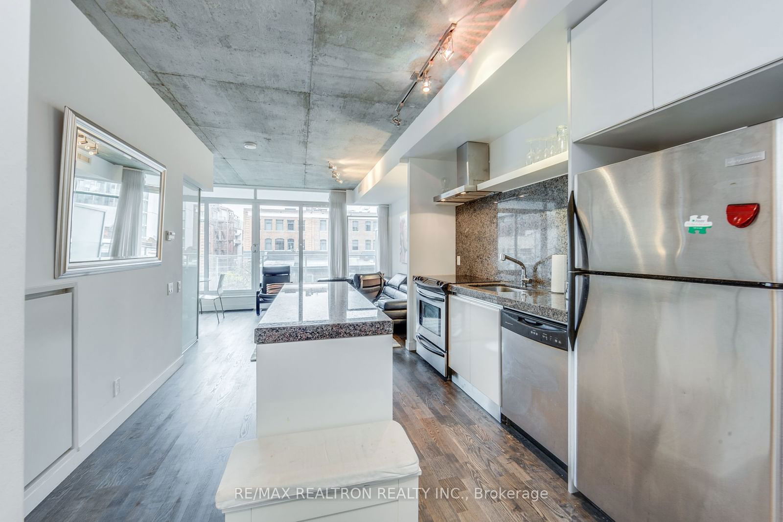 75 Portland St, unit 511 for rent - image #6