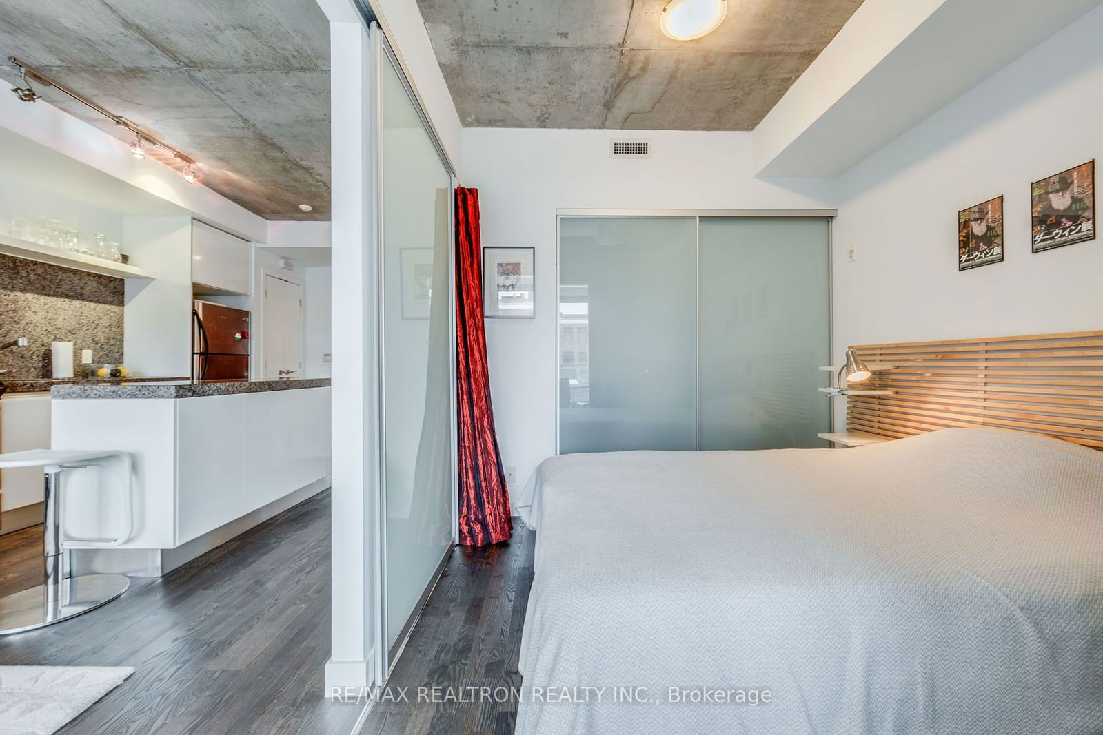 75 Portland St, unit 511 for rent - image #8