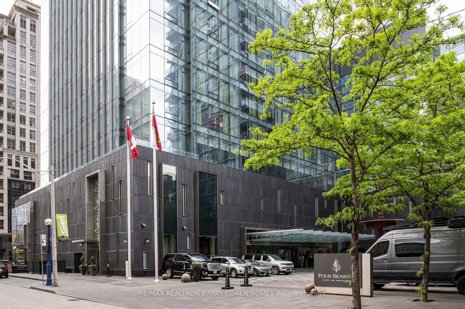 50 Yorkville Ave, unit 5202 for sale