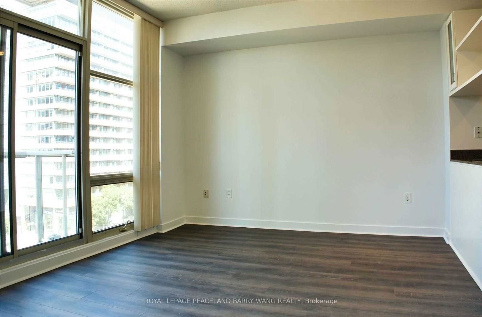 9 Spadina Ave, unit 710 for rent - image #4