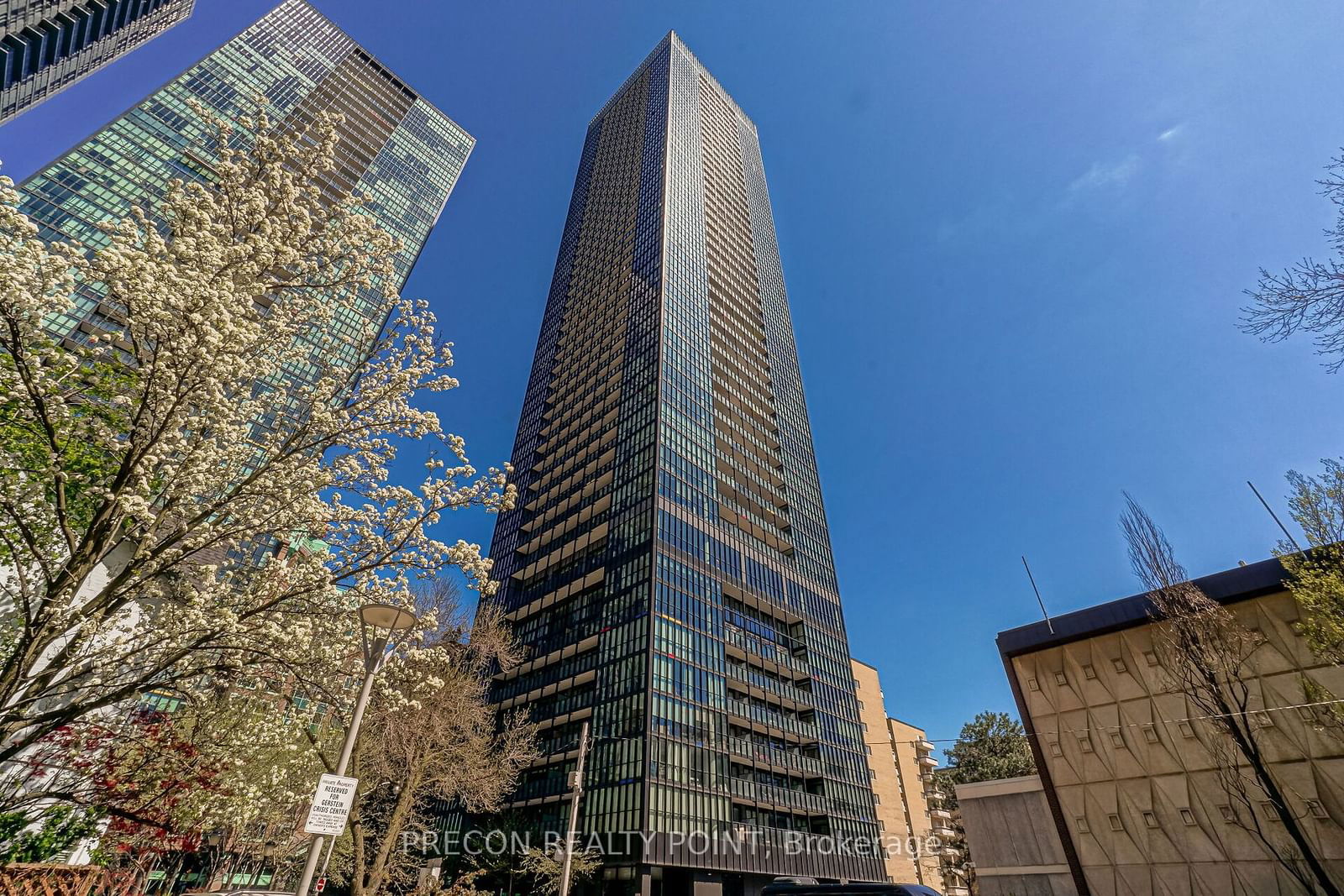 101 Charles St E, unit 702 for rent - image #1